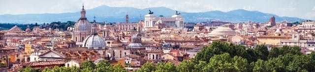 Como se diz, quem tem boca vaia Roma ou vai a Roma?