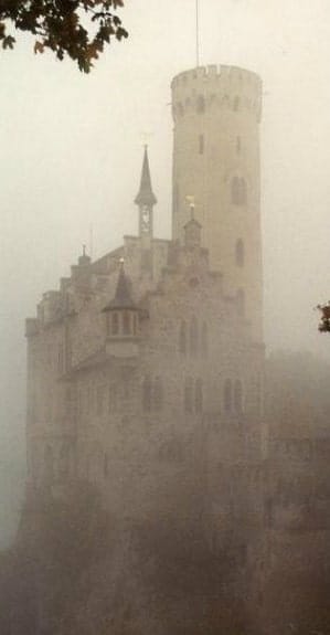 A lenda de Avalon, um castelo no nevoeiro