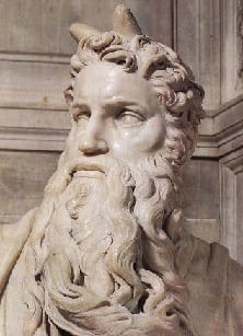 Os cornos de Moisés de Miguel Ângelo